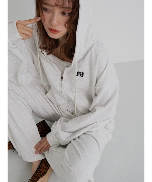 JUMELLE（ジュメロ）の「【セットアップ着用可能】cozy damage hoodie（パーカー・レディース・グレー/アイボリー・FREE）」の3枚目の写真