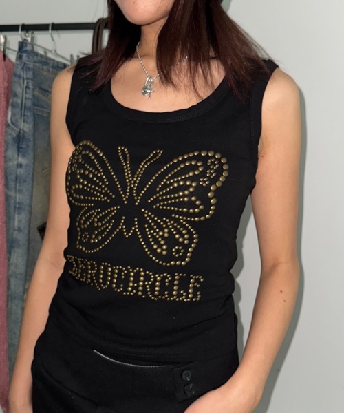 SHAGGIE(シャギー)の「バタフライ柄スタッズタンクトップ(タンクトップ・レディース・ブラック/オレンジ/ホワイト・FREE)」の4枚目の写真