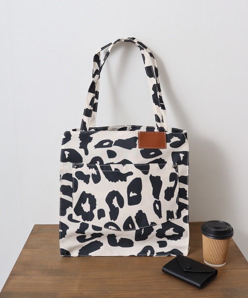 COACH シグネチャートートバッグ ペイント 牛柄 牛柄トートバック 肩掛けトートバッグ（トートバッグ）｜FUNALIVE