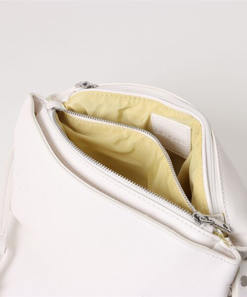 Desigual（デシグアル）の「ホワイトブレイド ミニハンドバッグ（ボディバッグ/ウエストポーチ・レディース・ホワイト・FREE）」の4枚目の写真