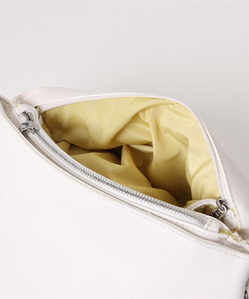 Desigual（デシグアル）の「ホワイトブレイド ミニハンドバッグ（ボディバッグ/ウエストポーチ・レディース・ホワイト・FREE）」の5枚目の写真