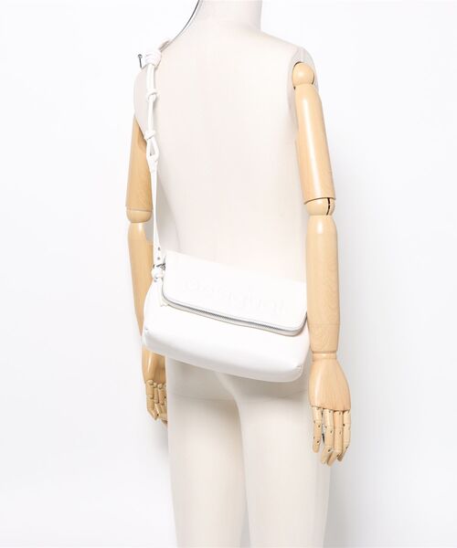 Desigual（デシグアル）の「ホワイトブレイド ミニハンドバッグ（ボディバッグ/ウエストポーチ・レディース・ホワイト・FREE）」の8枚目の写真