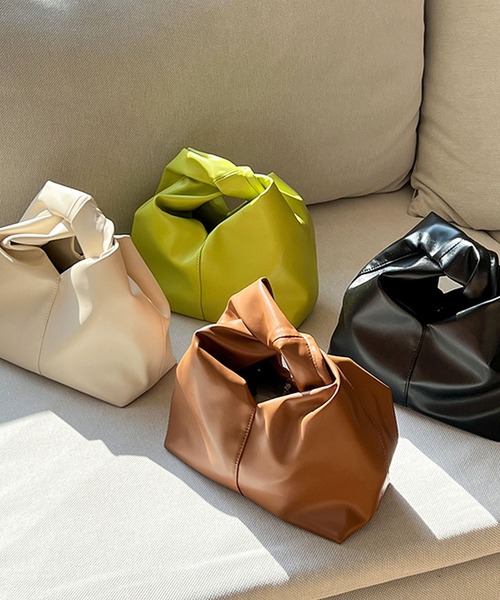 florist(フローリスト)の「レザータッチツイストハンドバッグ/500mlペットボトル収納可(ハンドバッグ・レディース・ライム/キャメル/ワインレッド/ブラック/オフホワイト・FREE)」の6枚目の写真