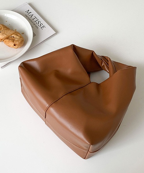 florist(フローリスト)の「レザータッチツイストハンドバッグ/500mlペットボトル収納可(ハンドバッグ・レディース・ライム/キャメル/ワインレッド/ブラック/オフホワイト・FREE)」の16枚目の写真