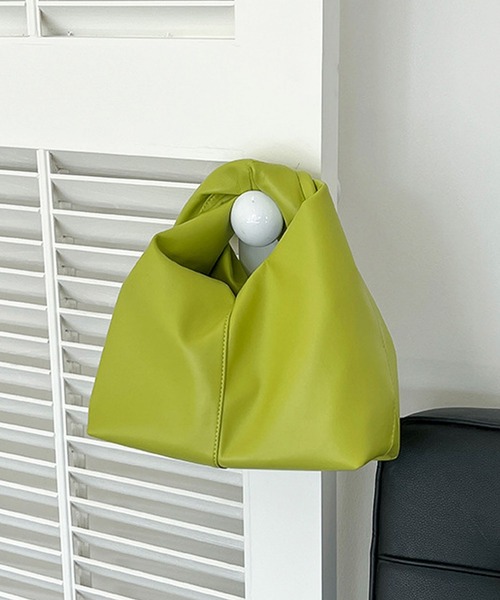 florist(フローリスト)の「レザータッチツイストハンドバッグ/500mlペットボトル収納可(ハンドバッグ・レディース・ライム/キャメル/ワインレッド/ブラック/オフホワイト・FREE)」の15枚目の写真