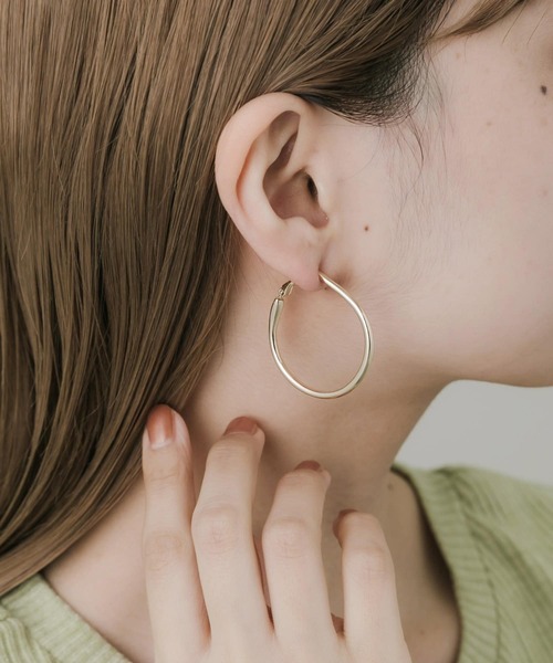 SMELLY（スメリー）の「ビッグフープイヤリング（イヤリング・レディース・ゴールド・-）」の2枚目の写真