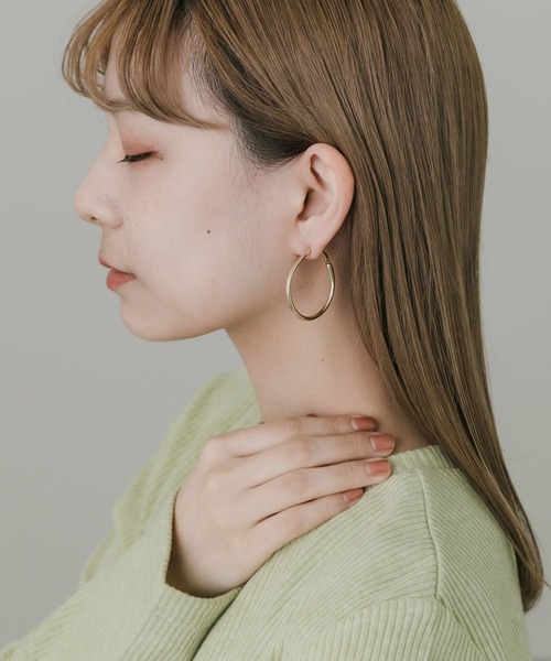 SMELLY（スメリー）の「ビッグフープイヤリング（イヤリング・レディース・ゴールド・-）」の3枚目の写真