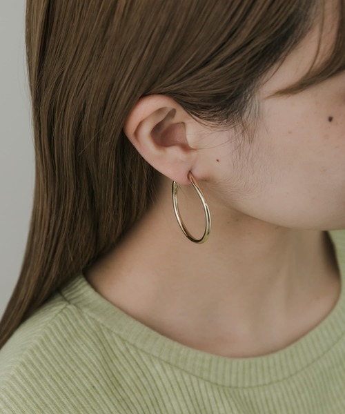 SMELLY（スメリー）の「ビッグフープイヤリング（イヤリング・レディース・ゴールド・-）」の4枚目の写真