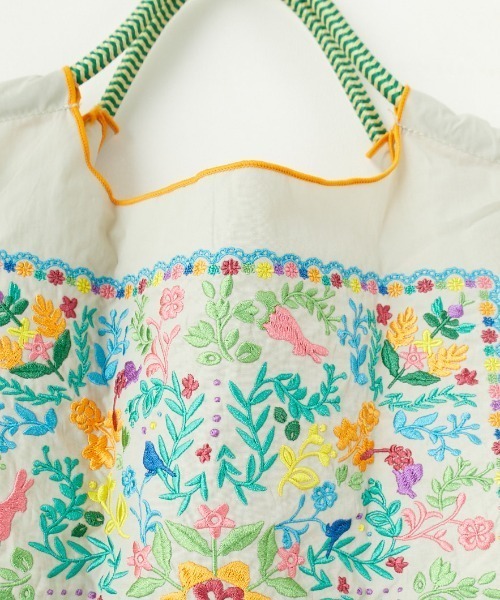 Ball&Chain（ボールアンドチェーン）の「[BALL&CHAIN/ボールアンドチェーン] FLOWER BANDANA 刺繍デザインナイロントートバッグ（トートバッグ・レディース・ブラック/グレー・M）」の12枚目の写真