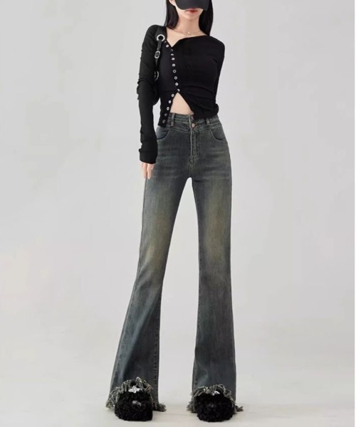 gossip!ロサンゼルス(ゴシップロサンゼルス)の「ハイウェスト ストレッチ 裾フリンジフレアデニムパンツ(デニムパンツ・レディース・ダークブルー/ブルー/ブラック・M/L/S)」の9枚目の写真