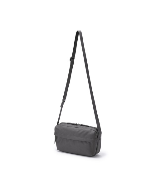 無印良品（ムジルシリョウヒン）の「背面ポケット付き　撥水ショルダーバッグ（ショルダーバッグ・レディース・ライトグリーン/ブルー系/チャコールグレー/ブラック/ライトベージュ・FREE）」の2枚目の写真