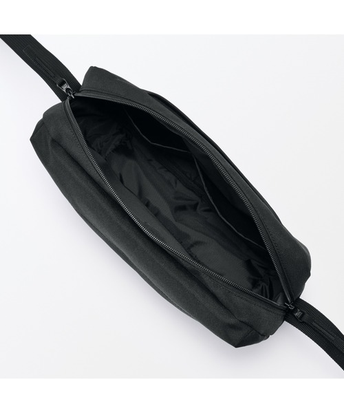 無印良品（ムジルシリョウヒン）の「背面ポケット付き　撥水ショルダーバッグ（ショルダーバッグ・レディース・ライトグリーン/ブルー系/チャコールグレー/ブラック/ライトベージュ・FREE）」の7枚目の写真