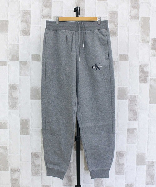 Calvin Klein（カルバン・クライン）の「CKJ モノグラムロゴ スウェット フリースジョガーパンツMONOLOGO FLEECE JOGGER（スウェットパンツ・メンズ・ブラック/グレー/ブラック系1/グレー系4・S/M/L/XL）」の18枚目の写真