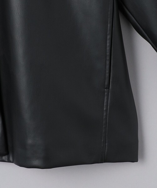 UNITED ARROWS(ユナイテッドアローズ)の「レザーライク ミドルコート(その他アウター・レディース・ブラック・38/36)」の11枚目の写真