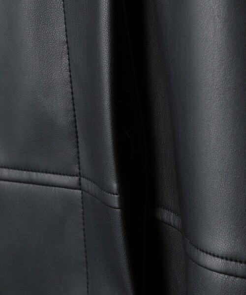 UNITED ARROWS(ユナイテッドアローズ)の「レザーライク ミドルコート(その他アウター・レディース・ブラック・38/36)」の13枚目の写真