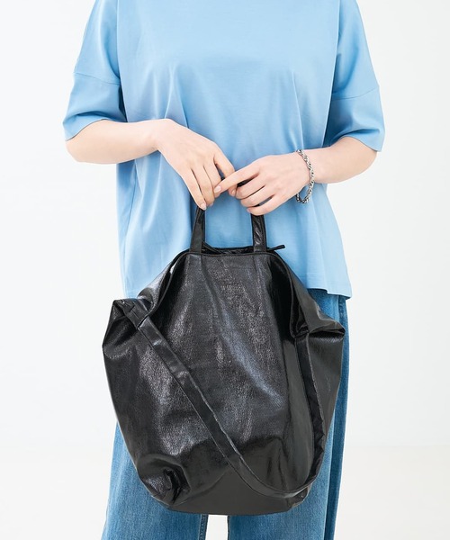 collex（コレックス）の「2WAYメタリック底マチワイド ワンショルダーバッグ（トートバッグ・レディース・ブラック/シルバー・フリー）」の2枚目の写真