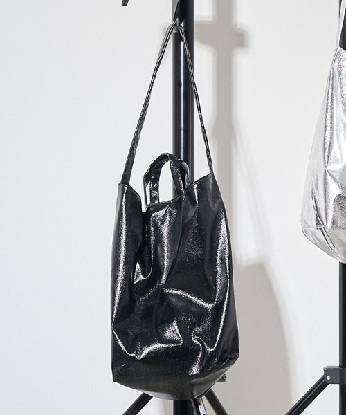collex（コレックス）の「2WAYメタリック底マチワイド ワンショルダーバッグ（トートバッグ・レディース・ブラック/シルバー・フリー）」の3枚目の写真