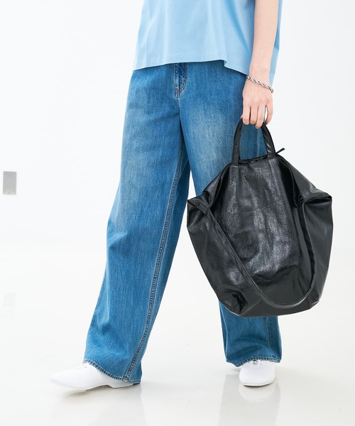 collex（コレックス）の「2WAYメタリック底マチワイド ワンショルダーバッグ（トートバッグ・レディース・ブラック/シルバー・フリー）」の8枚目の写真