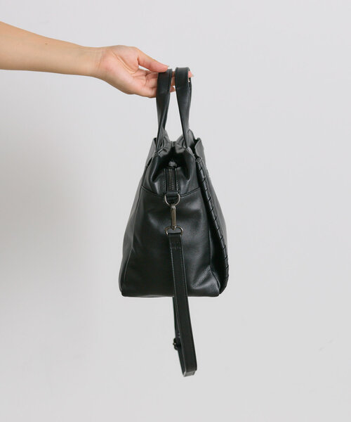 ear PAPILLONNER（イアパピヨネ）の「《本革/2way/500mlペットボトルも