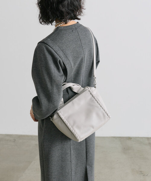 ear PAPILLONNER（イアパピヨネ）の「《本革/2way/500mlペットボトルも