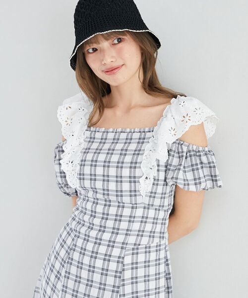 MAJESTIC LEGON(マジェスティックレゴン)の「肩レースフリルワンピース(ワンピース・レディース・アイボリー/ホワイト系その他2/ブラック・X-SMALL/SMALL/MEDIUM)」の10枚目の写真