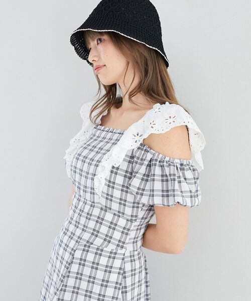 MAJESTIC LEGON(マジェスティックレゴン)の「肩レースフリルワンピース(ワンピース・レディース・アイボリー/ホワイト系その他2/ブラック・X-SMALL/SMALL/MEDIUM)」の11枚目の写真