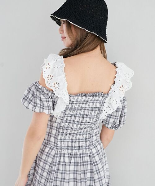 MAJESTIC LEGON(マジェスティックレゴン)の「肩レースフリルワンピース(ワンピース・レディース・アイボリー/ホワイト系その他2/ブラック・X-SMALL/SMALL/MEDIUM)」の12枚目の写真