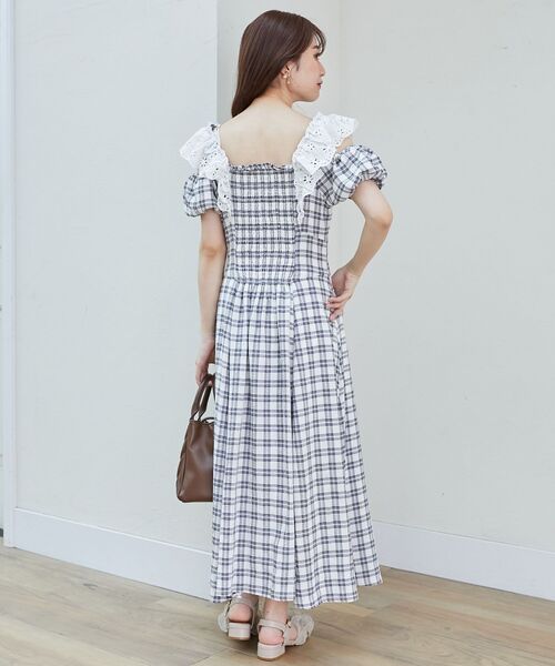 MAJESTIC LEGON(マジェスティックレゴン)の「肩レースフリルワンピース(ワンピース・レディース・アイボリー/ホワイト系その他2/ブラック・X-SMALL/SMALL/MEDIUM)」の16枚目の写真