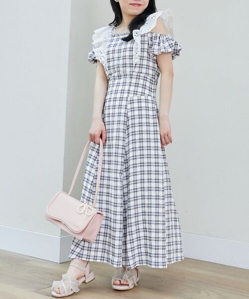 MAJESTIC LEGON(マジェスティックレゴン)の「肩レースフリルワンピース(ワンピース・レディース・アイボリー/ホワイト系その他2/ブラック・X-SMALL/SMALL/MEDIUM)」の18枚目の写真
