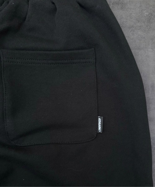 ATMARK（アットマーク）の「《2サイズ展開　/　UNISEX　》ATMARK オールドイングリッシュロゴ 総柄 ラインストーン スウェットパンツ（スウェットパンツ・メンズ・ブラック×ブルー/ブラック×ピンク/ブラック×グレー・MEDIUM/LARGE）」の16枚目の写真