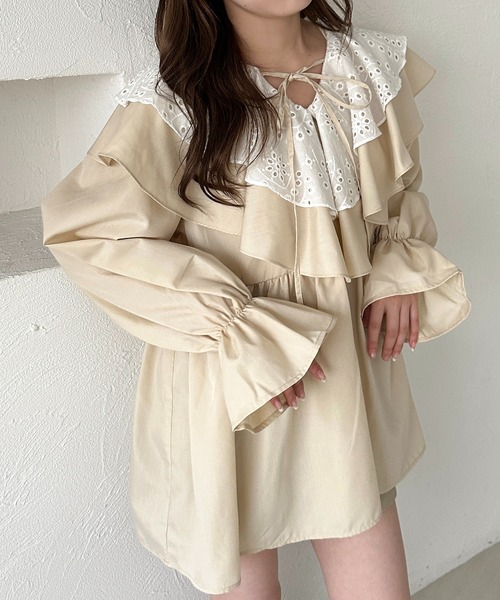 apres jour clair(アプレジュールクレア)の「【apres jour clair】襟デザインチュニックブラウス(シャツ/ブラウス・レディース・アイボリー/ブラック/オフホワイト・フリー/X-LARGE)」の2枚目の写真