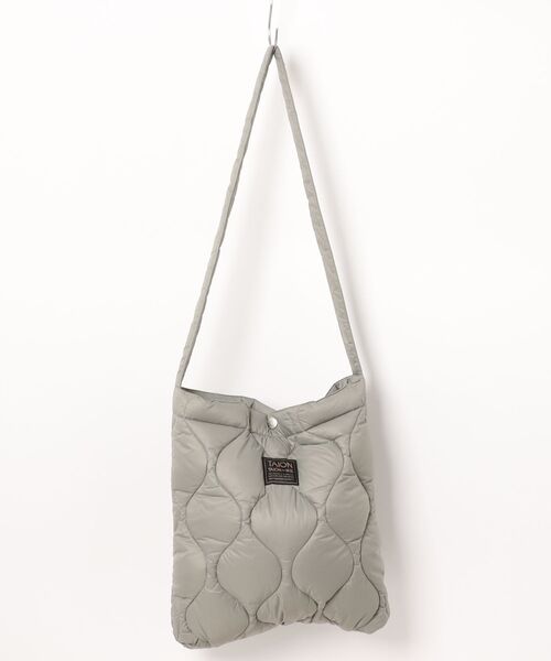 TAION(タイオン)の「CROSS BODY DOWN BAG-M BG05ALSML-M(ショルダーバッグ・メンズ・グレー・FREE)」の1枚目の写真