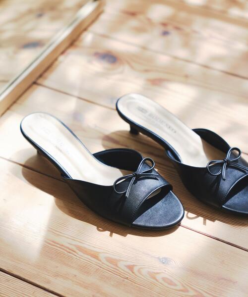 RODE SKO(ロデスコ)の「『MADE IN JAPAN』リボンミュール(サンダル・レディース・ベージュ/ブラック・36/38/37)」の12枚目の写真