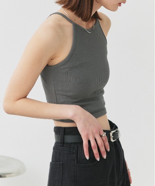 ad thie(アドティエ)の「アメスリ ショート丈タンクトップ(キャミソール・レディース・チャコール/ライトブルー/ブラック/オフホワイト・FREE)」の12枚目の写真