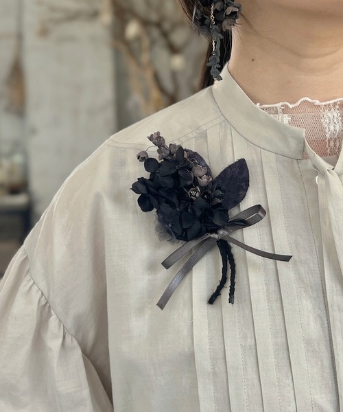 m.soeur（エムスール）の「スズランの花束コサージュ（ブローチ/コサージュ・レディース・ホワイト/ブラック/グレー・FREE）」の16枚目の写真