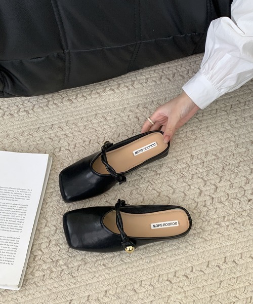 mebole(メボレ)の「ツイストフラットミュール(サンダル・レディース・ホワイト/ブラック/ブラウン・MEDIUM/SMALL/LARGE)」の13枚目の写真