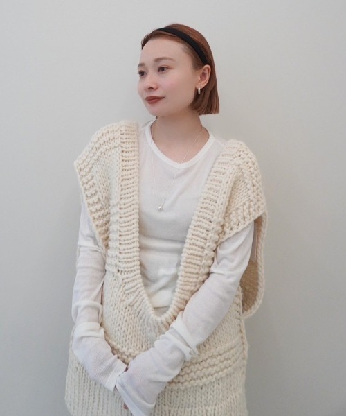 anuke（アンヌーク）の「Layered Sheer Long T-shirts（Tシャツ/カットソー・レディース・イエロー/ネイビー・FREE）」の14枚目の写真