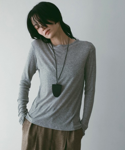 anuke（アンヌーク）の「Layered Sheer Long T-shirts（Tシャツ/カットソー・レディース・イエロー/ネイビー・FREE）」の13枚目の写真