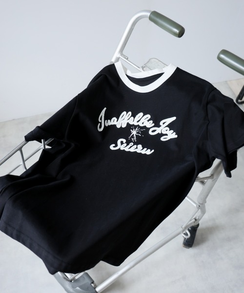 Girly Doll(ガーリードール)の「刺繍ロゴTシャツ(Tシャツ/カットソー・レディース・グレー/ブラック・F)」の16枚目の写真