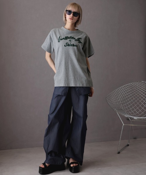 Girly Doll(ガーリードール)の「刺繍ロゴTシャツ(Tシャツ/カットソー・レディース・グレー/ブラック・F)」の6枚目の写真
