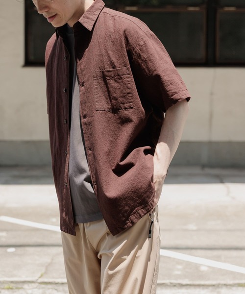 ITEMS URBANRESEARCH(アイテムズ アーバンリサーチ)の「『セットアップ対応』天然素材リネンコットンレギュラーカラー半袖シャツ(シャツ/ブラウス・メンズ・アイボリー/チャコールグレー/オレンジ系その他/ブラウン・MEDIUM/LARGE/X-LARGE)」の6枚目の写真