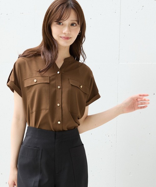 Andemiu（アンデミュウ）の「キンボタンサファリシャツ494312（シャツ/ブラウス・レディース・オフホワイト/ブラック/テラコッタ/ブラウン/チャコールグレー/ダークグリーン・FREE）」の4枚目の写真