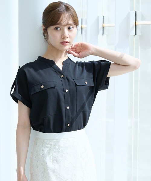 Andemiu（アンデミュウ）の「キンボタンサファリシャツ494312（シャツ/ブラウス・レディース・オフホワイト/ブラック/テラコッタ/ブラウン/チャコールグレー/ダークグリーン・FREE）」の2枚目の写真