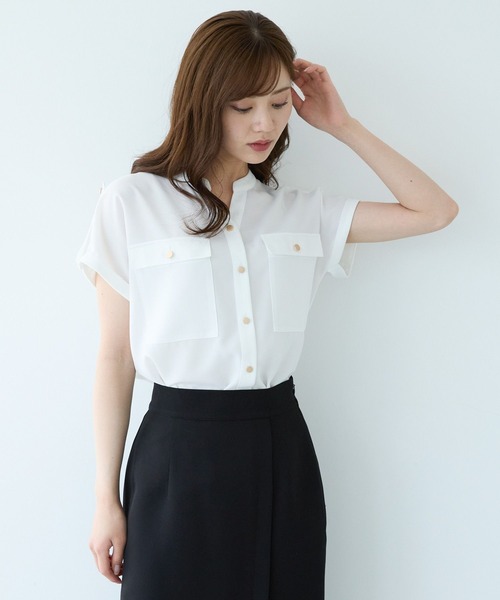 Andemiu（アンデミュウ）の「キンボタンサファリシャツ494312（シャツ/ブラウス・レディース・オフホワイト/ブラック/テラコッタ/ブラウン/チャコールグレー/ダークグリーン・FREE）」の20枚目の写真