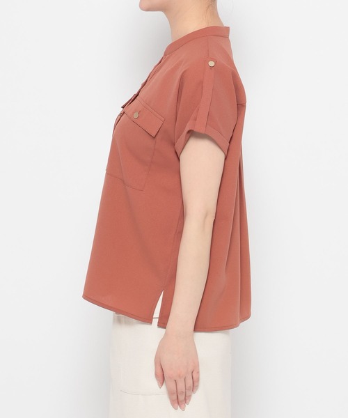 Andemiu（アンデミュウ）の「キンボタンサファリシャツ494312（シャツ/ブラウス・レディース・オフホワイト/ブラック/テラコッタ/ブラウン/チャコールグレー/ダークグリーン・FREE）」の16枚目の写真