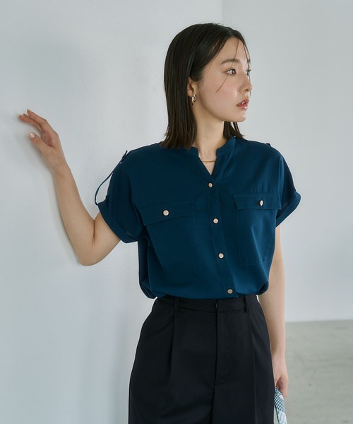 Andemiu(アンデミュウ)の「キンボタンサファリシャツ494312(シャツ/ブラウス・レディース・オフホワイト/ブラック/テラコッタ/ブラウン/チャコールグレー/ダークグリーン/ブルー系その他6・FREE)」の13枚目の写真