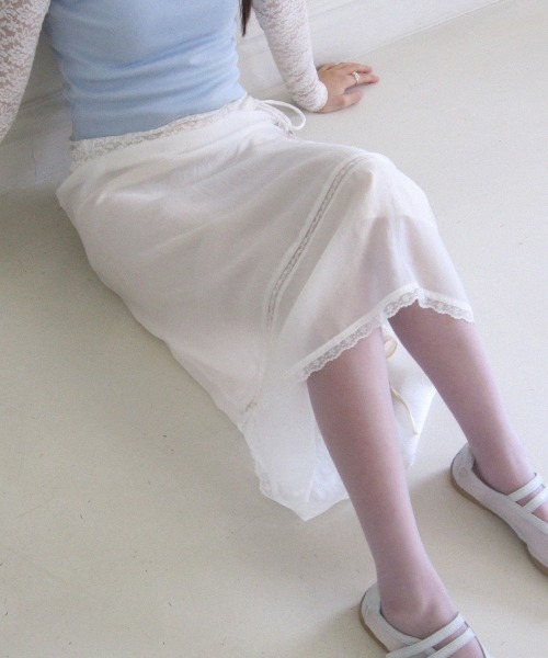 clor(クロル)の「BEADS SHEER MIDI SKIRT(スカート・レディース・ホワイト/ピンク/ブラック・ONE SIZE)」の4枚目の写真