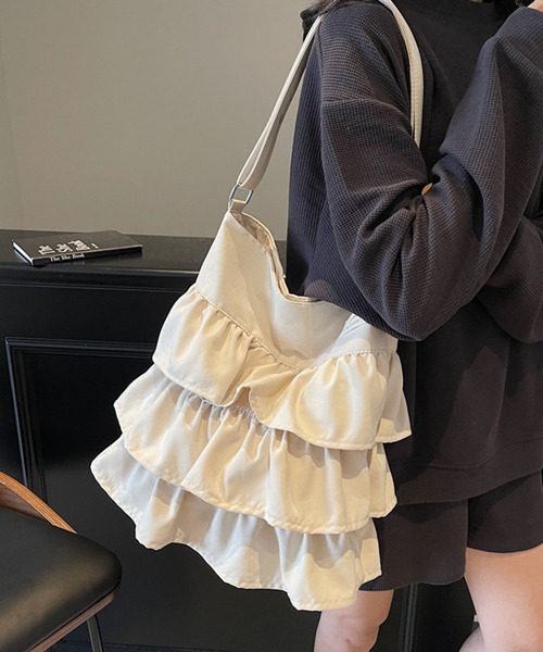 aimoha(アイモハ)の「フリルワンショルダートートバッグ(ショルダーバッグ・レディース・グレー/オフホワイト/ブラック/ピンク・FREE)」の9枚目の写真