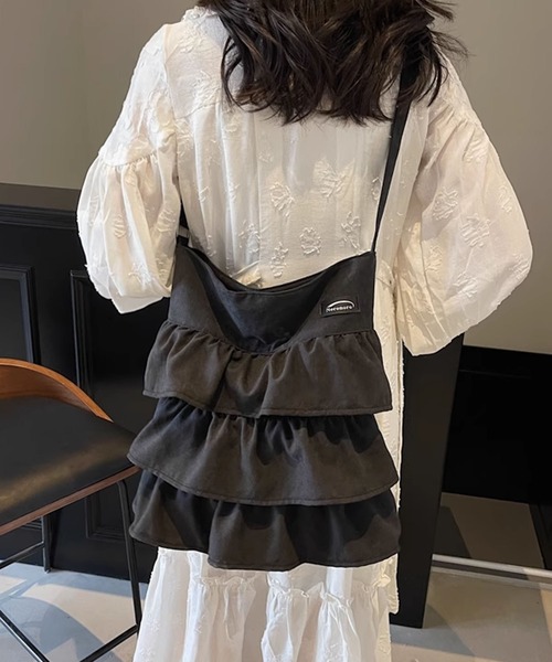 aimoha(アイモハ)の「フリルワンショルダートートバッグ(ショルダーバッグ・レディース・グレー/オフホワイト/ブラック/ピンク・FREE)」の11枚目の写真