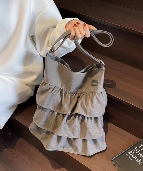 aimoha(アイモハ)の「フリルワンショルダートートバッグ(ショルダーバッグ・レディース・グレー/オフホワイト/ブラック/ピンク・FREE)」の15枚目の写真